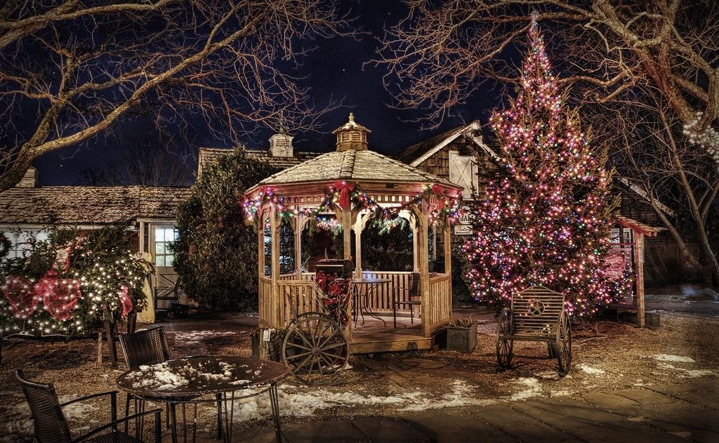 Holiday lights by Lynden Holiday Lights